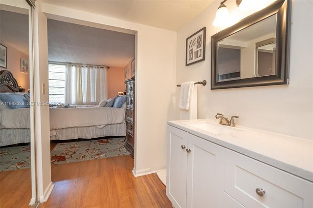 1000 Colony Point Cir 203, Pembroke Pines, FL 33026