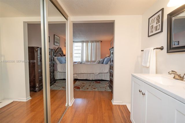 1000 Colony Point Cir 203, Pembroke Pines, FL 33026