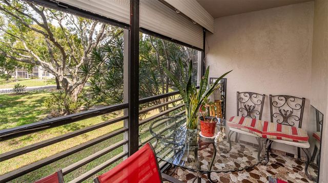 1000 Colony Point Cir 203, Pembroke Pines, FL 33026