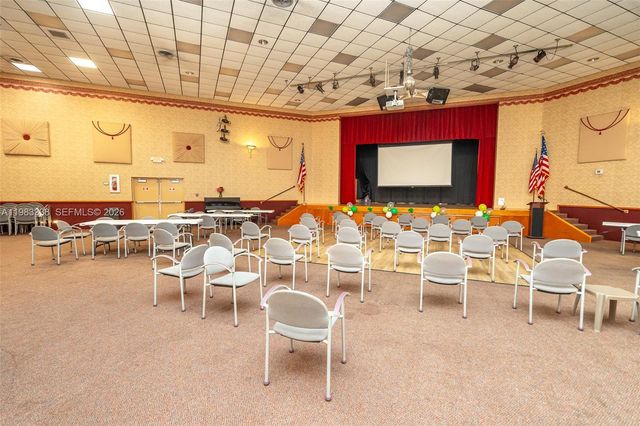 1000 Colony Point Cir 203, Pembroke Pines, FL 33026