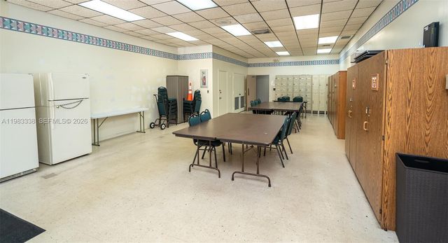 1000 Colony Point Cir 203, Pembroke Pines, FL 33026