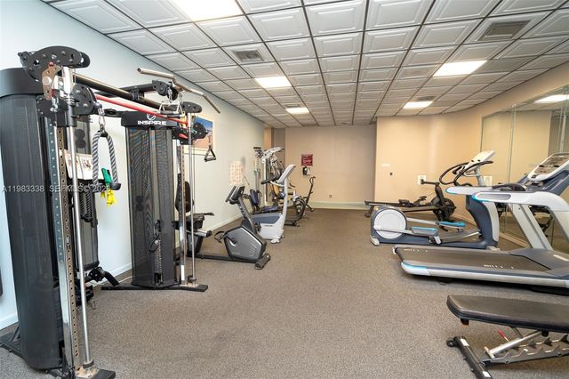 1000 Colony Point Cir 203, Pembroke Pines, FL 33026