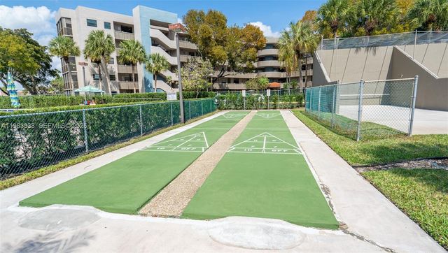 1000 Colony Point Cir 203, Pembroke Pines, FL 33026