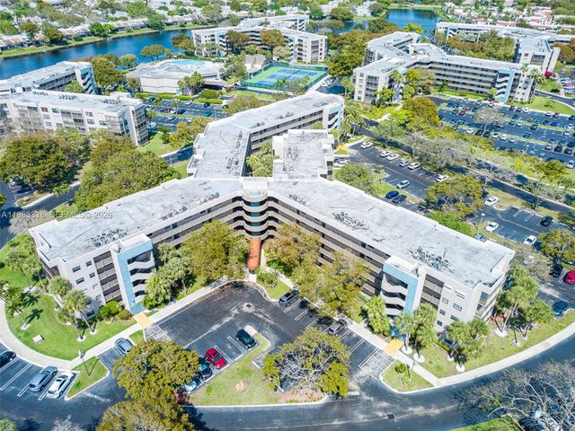 1000 Colony Point Cir 203, Pembroke Pines, FL 33026