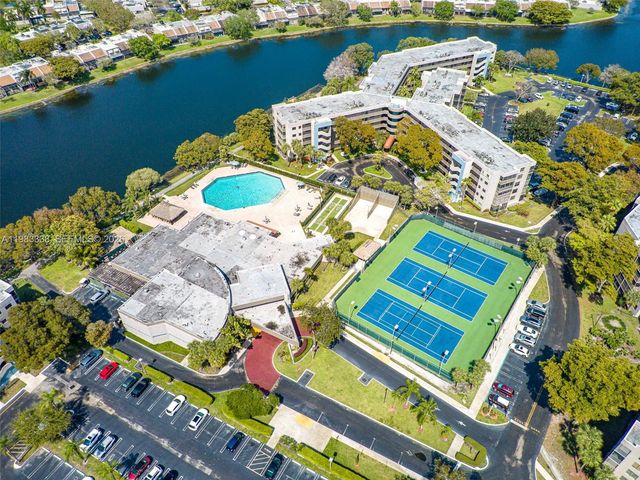 1000 Colony Point Cir 203, Pembroke Pines, FL 33026