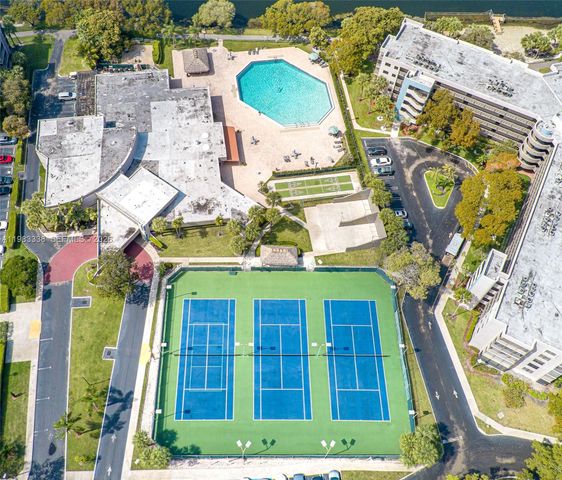 1000 Colony Point Cir 203, Pembroke Pines, FL 33026