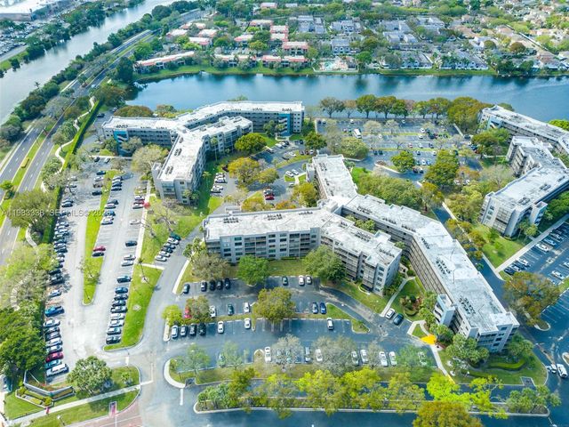 1000 Colony Point Cir 203, Pembroke Pines, FL 33026