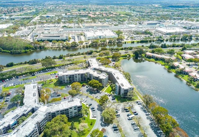 1000 Colony Point Cir 203, Pembroke Pines, FL 33026