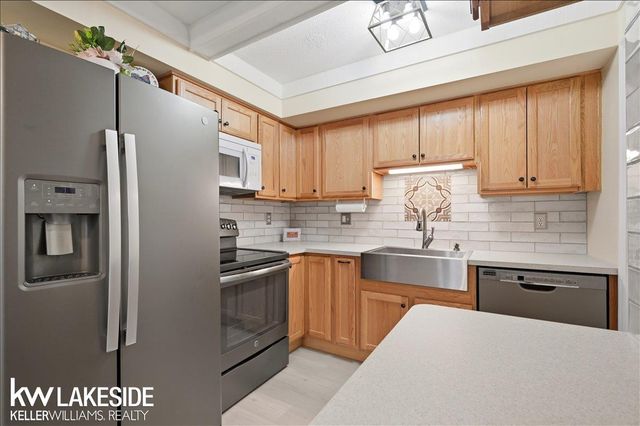 38734 BARNSTABLE Street, Clinton Twp, MI 48038