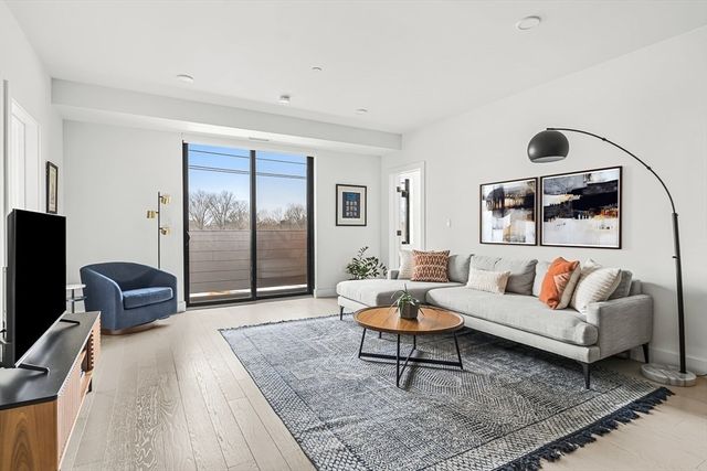 395 Alewife Brook Parkway 3H, Somerville, MA 02144