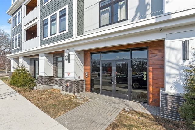 395 Alewife Brook Parkway 3H, Somerville, MA 02144