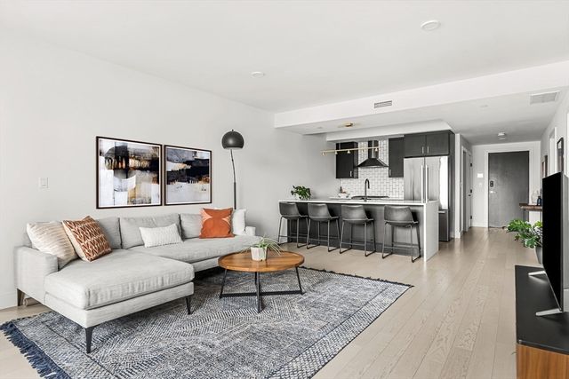 395 Alewife Brook Parkway 3H, Somerville, MA 02144