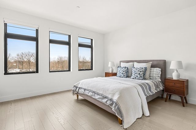 395 Alewife Brook Parkway 3H, Somerville, MA 02144