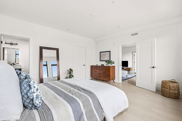 395 Alewife Brook Parkway 3H, Somerville, MA 02144