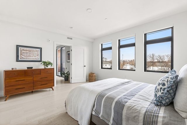 395 Alewife Brook Parkway 3H, Somerville, MA 02144