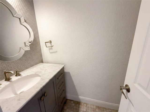 401 Kenshire Drive, Benbrook, TX 76126