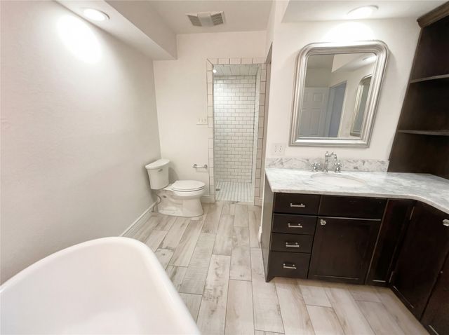 401 Kenshire Drive, Benbrook, TX 76126