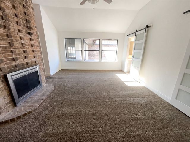 401 Kenshire Drive, Benbrook, TX 76126