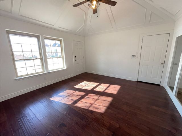 401 Kenshire Drive, Benbrook, TX 76126