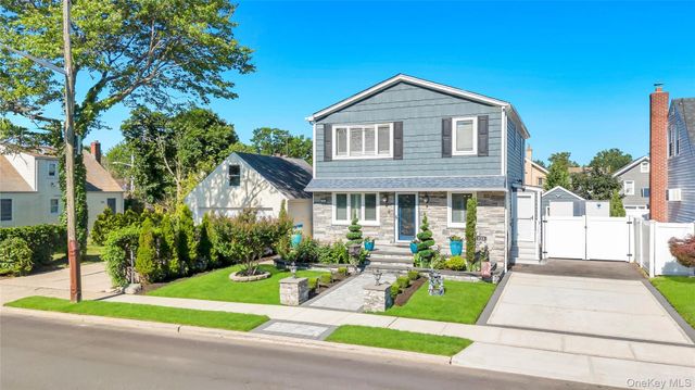 151 Poppy Avenue, Franklin Square, NY 11010