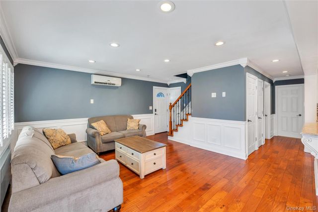 151 Poppy Avenue, Franklin Square, NY 11010
