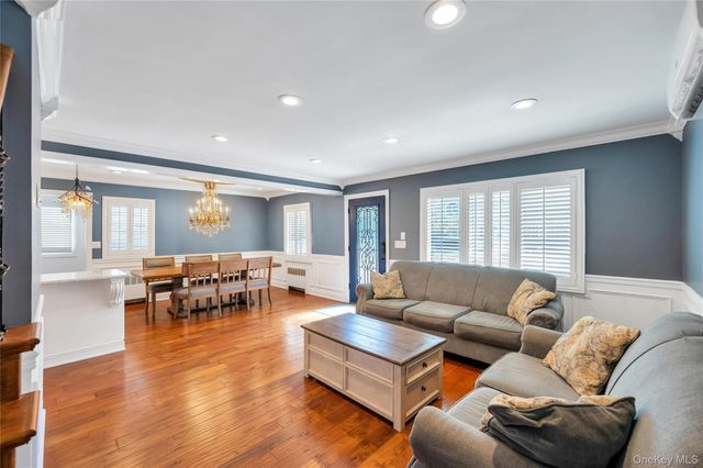 151 Poppy Avenue, Franklin Square, NY 11010
