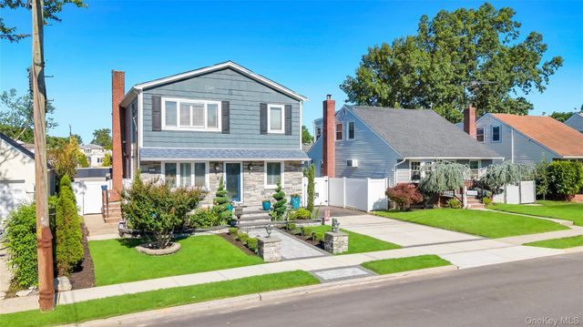 151 Poppy Avenue, Franklin Square, NY 11010