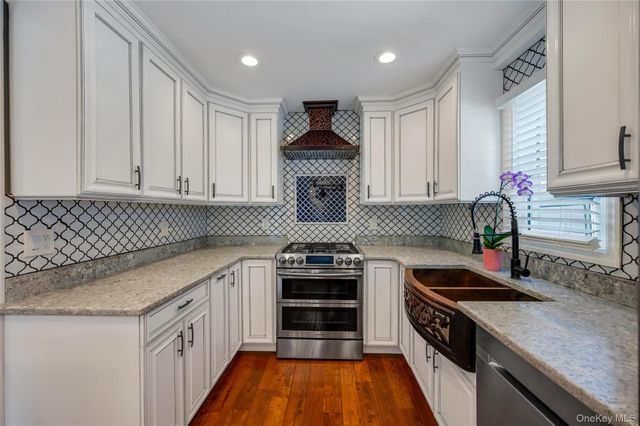 151 Poppy Avenue, Franklin Square, NY 11010
