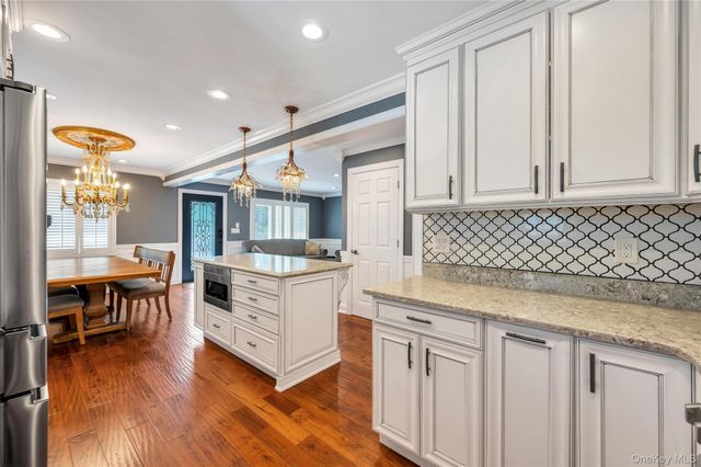 151 Poppy Avenue, Franklin Square, NY 11010