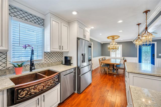 151 Poppy Avenue, Franklin Square, NY 11010