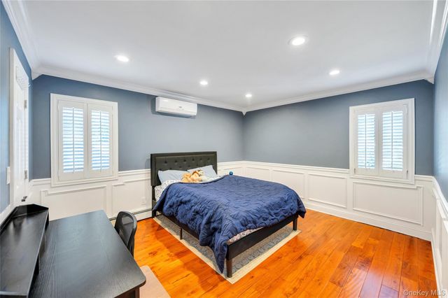 151 Poppy Avenue, Franklin Square, NY 11010