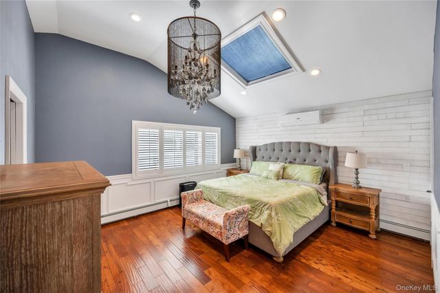 151 Poppy Avenue, Franklin Square, NY 11010