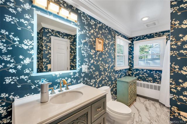151 Poppy Avenue, Franklin Square, NY 11010