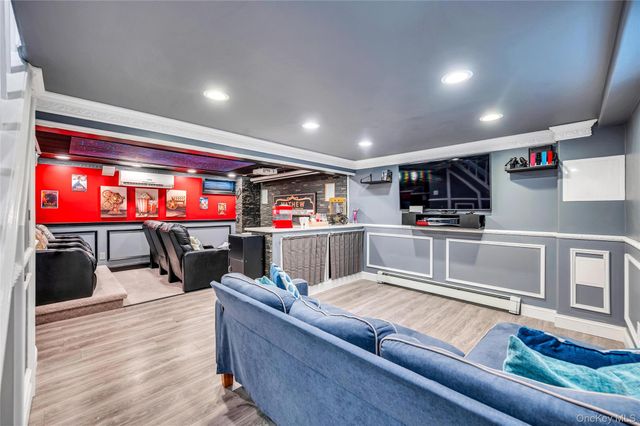 151 Poppy Avenue, Franklin Square, NY 11010