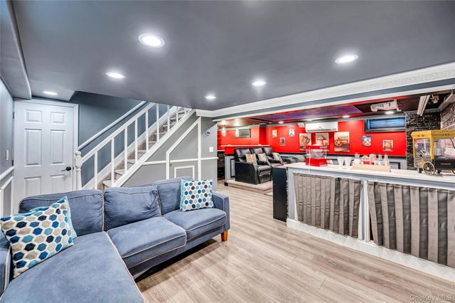 151 Poppy Avenue, Franklin Square, NY 11010