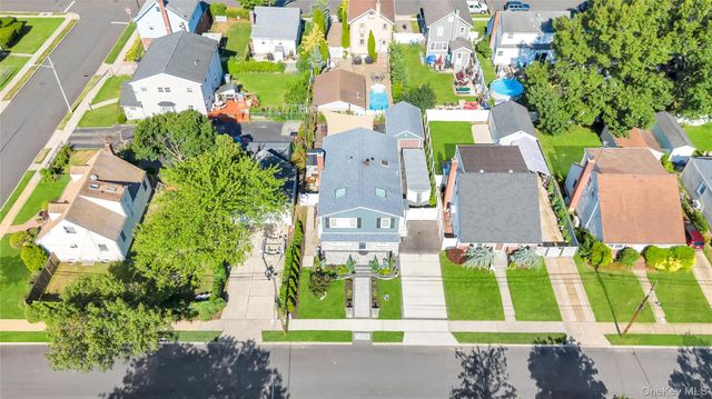 151 Poppy Avenue, Franklin Square, NY 11010