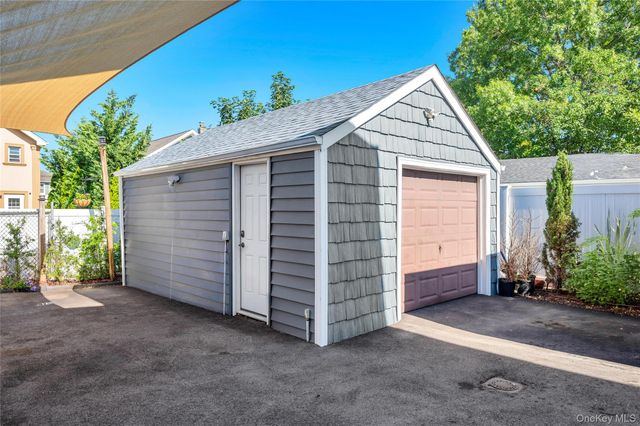 151 Poppy Avenue, Franklin Square, NY 11010