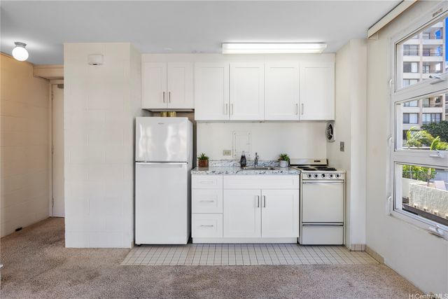 445 Kaiolu Street 504, Honolulu, HI 96815