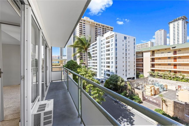 445 Kaiolu Street 504, Honolulu, HI 96815