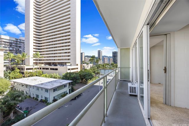 445 Kaiolu Street 504, Honolulu, HI 96815