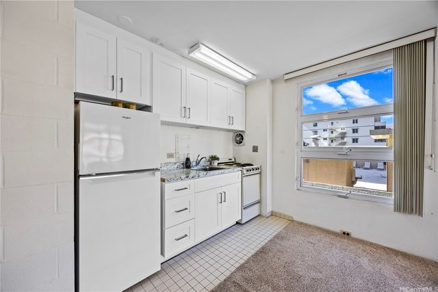 445 Kaiolu Street 504, Honolulu, HI 96815