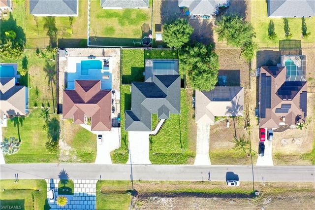 302 SW 14th AVE, Cape Coral, FL 33993