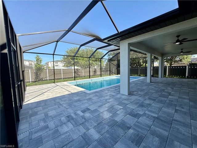 302 SW 14th AVE, Cape Coral, FL 33993