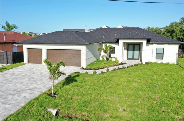 302 SW 14th AVE, Cape Coral, FL 33993