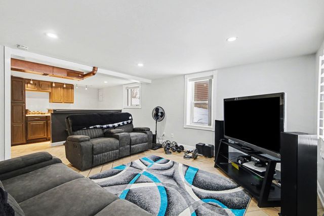 3440 Newcastle Drive Se, City Of Grand Rapids, MI 49508