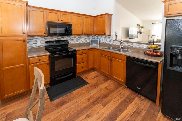 4931 Overland Drive, Newburgh, IN 47630