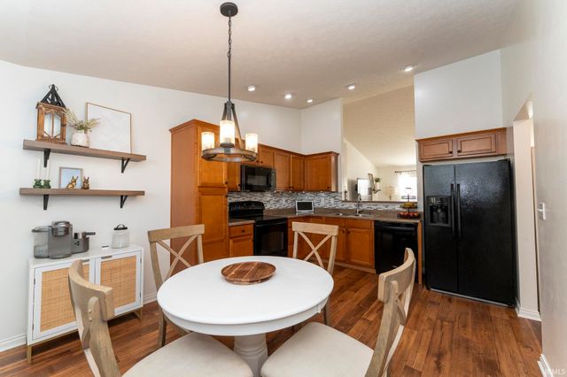 4931 Overland Drive, Newburgh, IN 47630