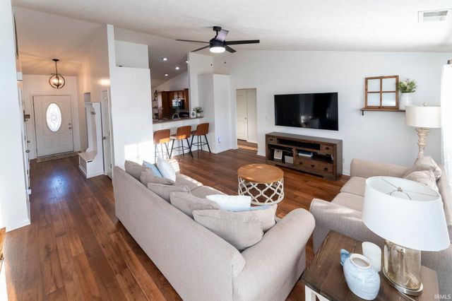 4931 Overland Drive, Newburgh, IN 47630