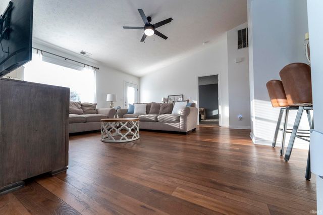 4931 Overland Drive, Newburgh, IN 47630