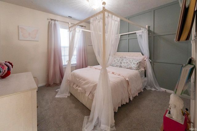 4931 Overland Drive, Newburgh, IN 47630